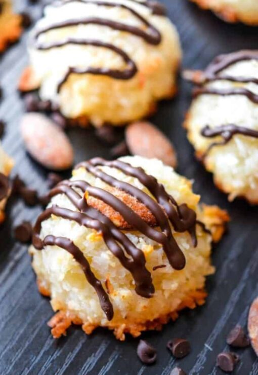 Buy Coconut almond macaroon with crushed almonds